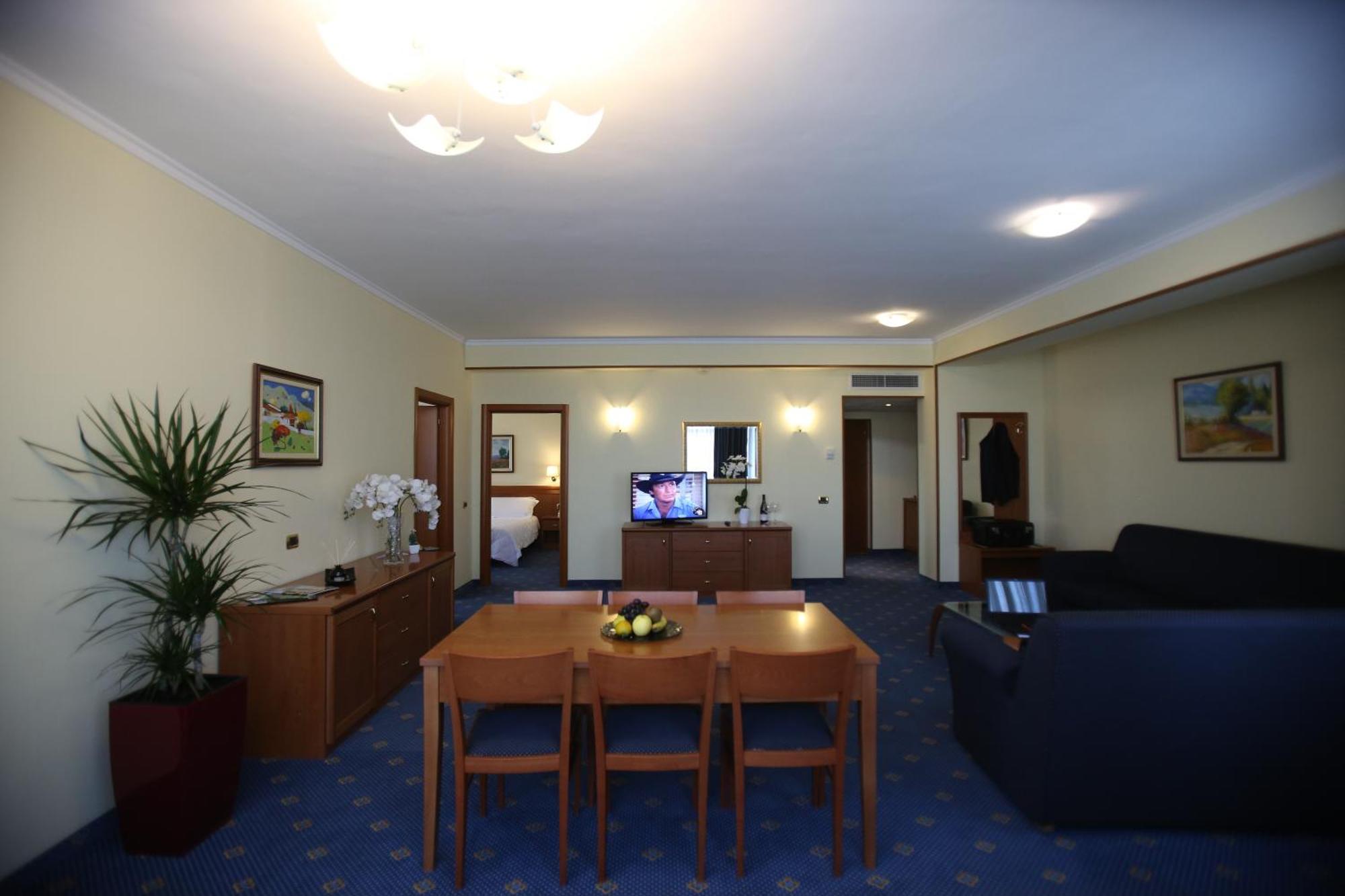 Hotel Continental Vore Room photo